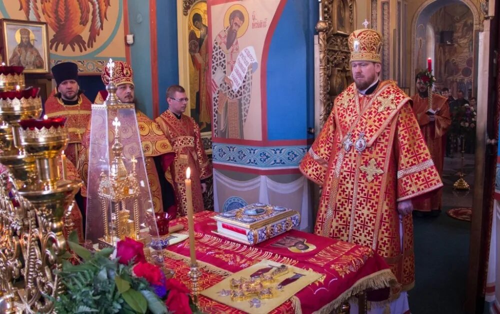 богослужение в храме иннокентия. богослужение в храме иннокентия. богослужение в храме иннокентия. служба в храме иннокентия в хабаровске. богослужение в храме иннокентия.