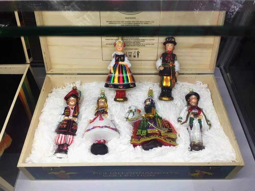 Выставка елочных игрушек в минске. Выставка елочных игрушек. выставки елочных игрушек ссср видео. komozja волхвы-сосульки.