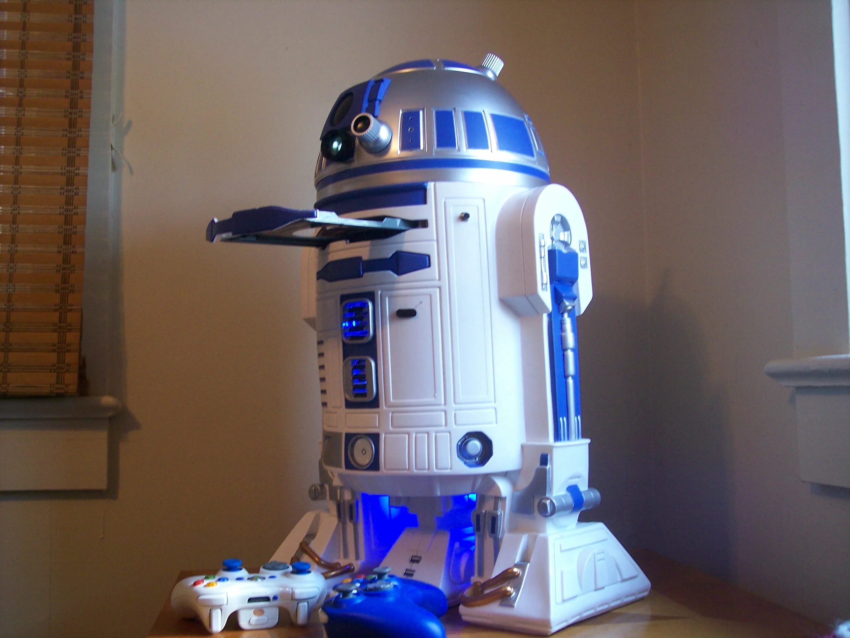 R2d2. Xbox 360 r2d2. звёздные войны r2d2. корпус для пк р2д2. системный блок r2d2.