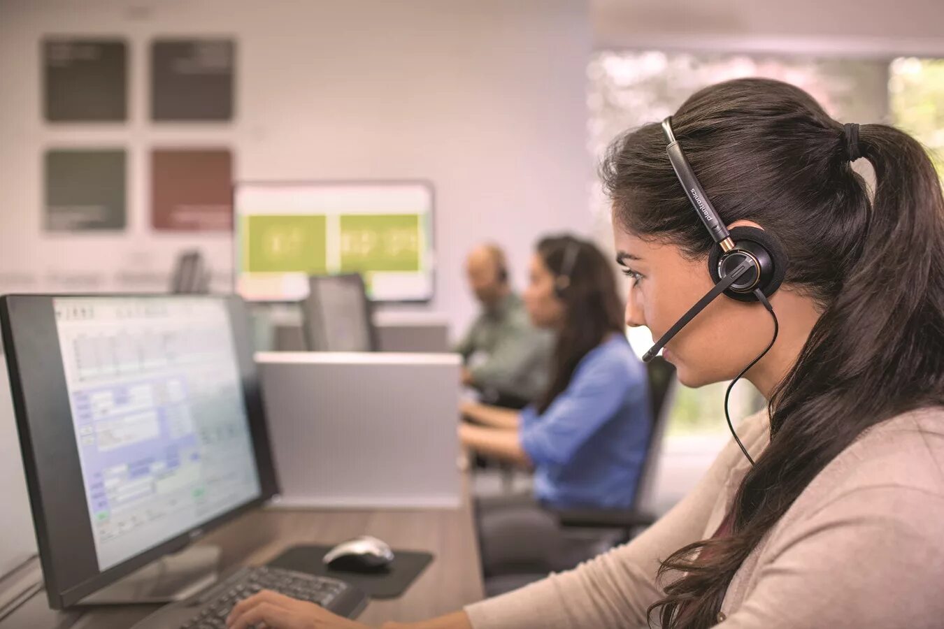 Колл центр приморский. Наушники plantronics hw510. екатерина волкова колл центр. колл центр. оператор колл центра.