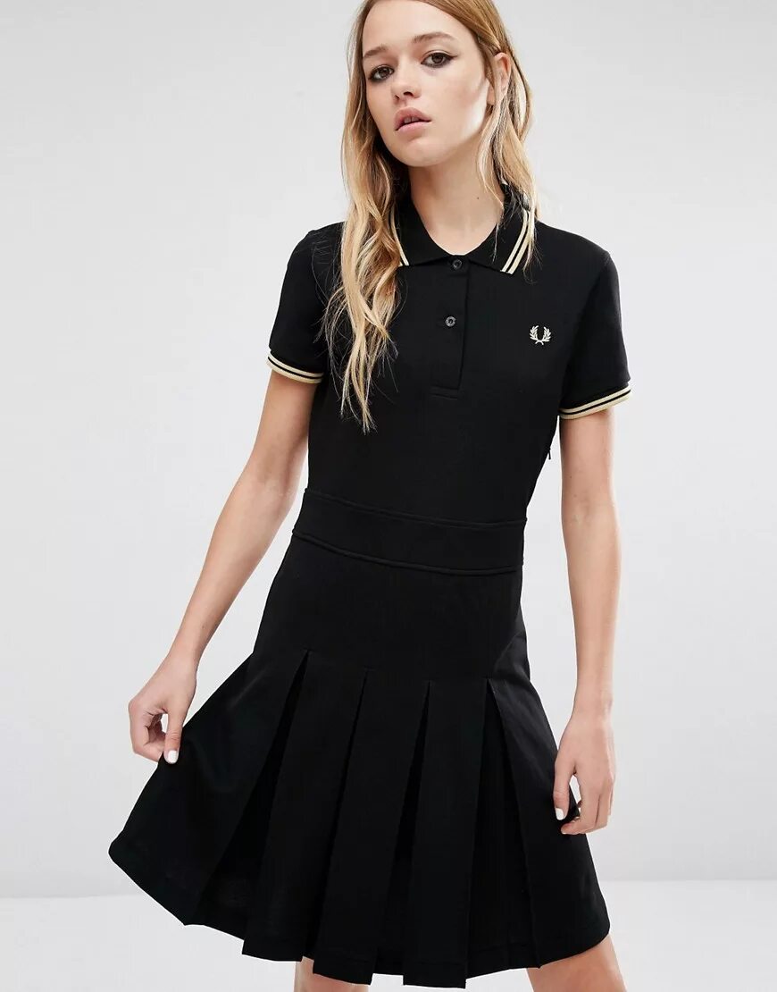 Платье перри. Платье поло fred perry. fred perry платье женское. теннисное платье fred perry.