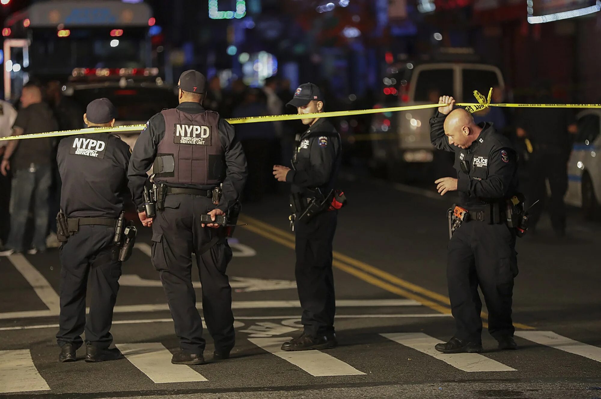 The police decided to go with investigation. Police NYPD задержания. NYPD Officer. New York Police Department. NYPD Traffic Officers.