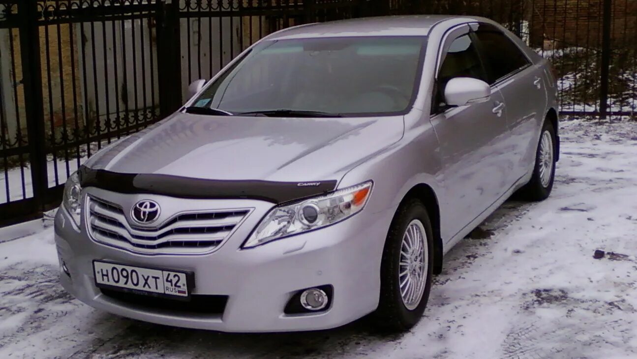 Тойота камри приморский край. Тойота 40 Camry серебристый. Toyota Camry 40 серебристая. Toyota Camry 2010 серебристый. Toyota Camry серебристая.