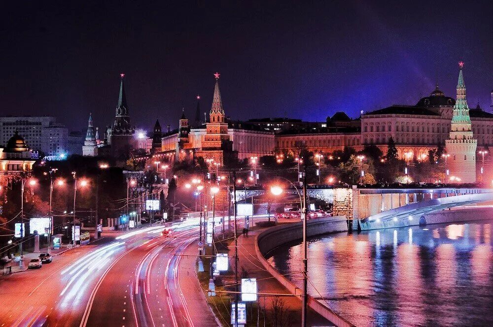 Где красиво. Ночные дороги Москвы. Вечерние дороги Москвы. Москва ночь дорога. Вечерняя Москва дорога.