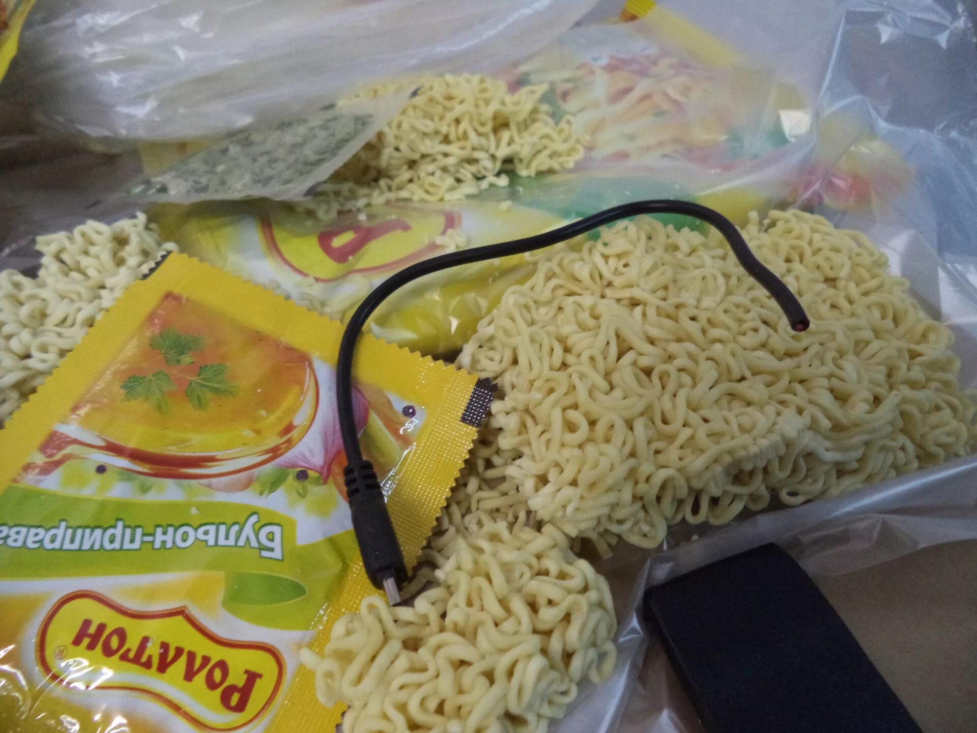 Рисовая хрустальная лапша. Лапша сыктывкар. Вермишель быстрого приготовления передаётся на сизо в пачках ?. Китайская лапша удон. Лапша сыктывкар.