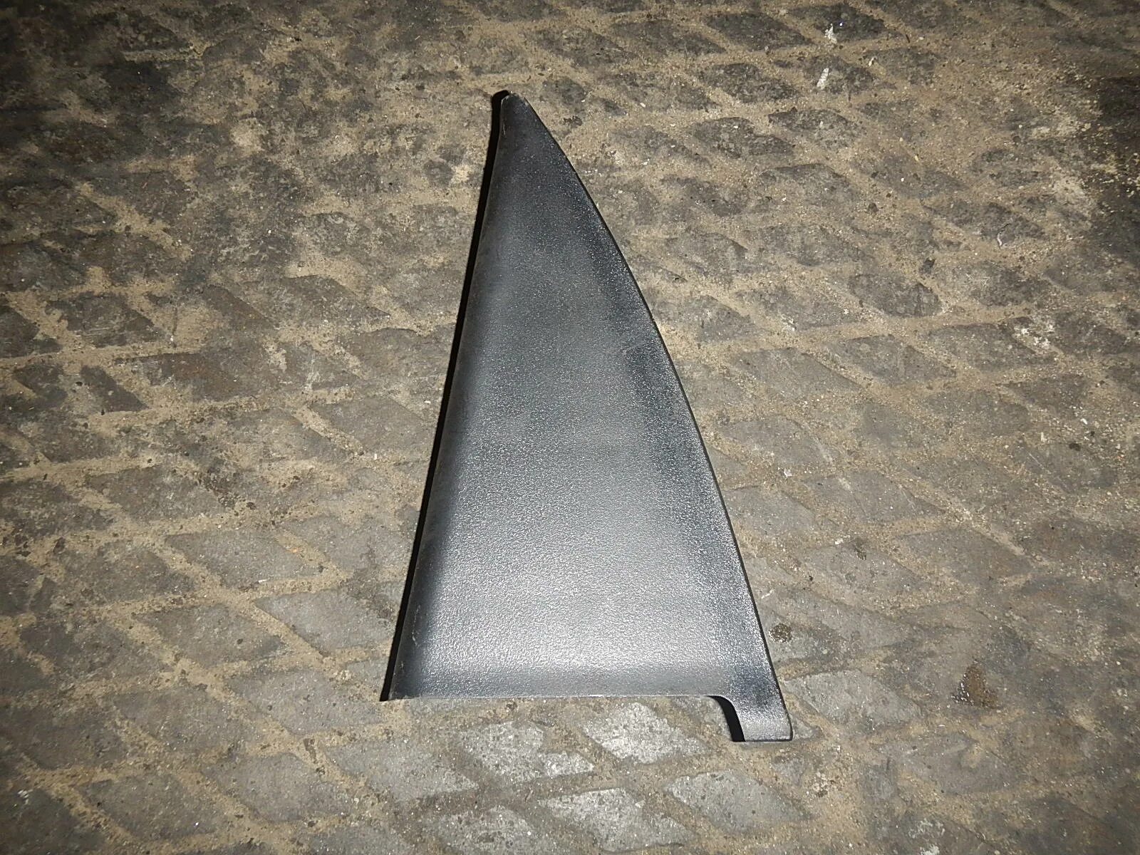 накладка задней правой двери ниссан кашкай 2019. мазда 2 внутренняя накладка задней двери. накладки на двери mazda cx-5. накладка двери фокус 2. накладка на дверь форд 3542.