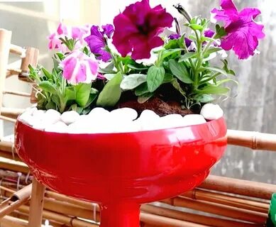 Кашпо из пластиковых бутылок