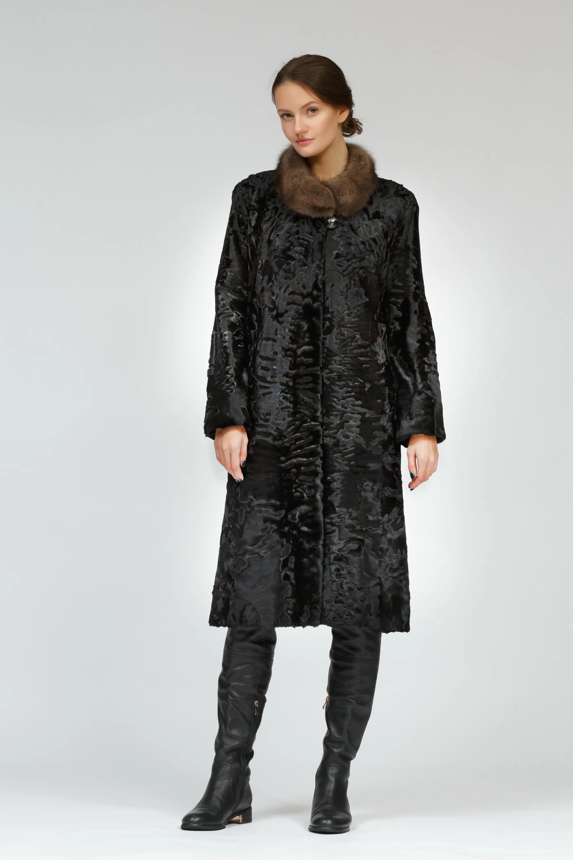 Чем отличается каракуль от каракульчи. Шубы фенди каракульча. Пальто из каракуля и каракульчи. Генеральская каракульча. Чем отличается каракуль от каракульчи.