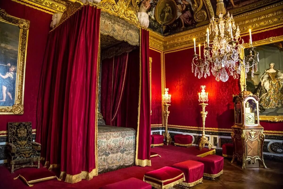 спальня в версальском дворце. дворец людовика 14 в версале. спальня императора, дворец фонтенбло, франция. роскошь королей. королевская спальня версальского дворца франция.