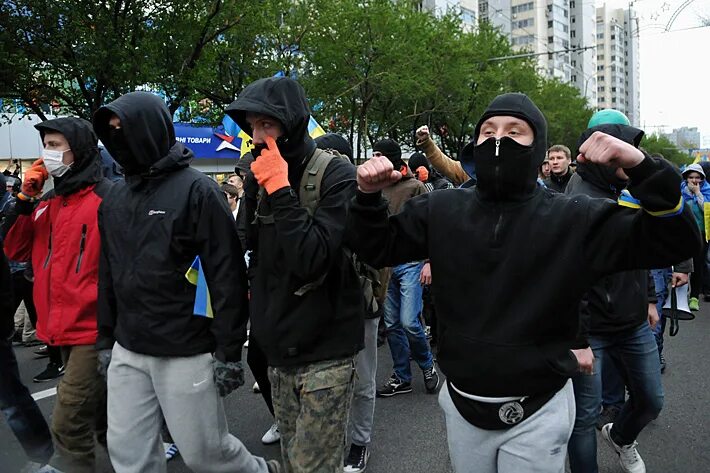 задержание охраной. сергей величко нацик. батальон слобожанщина. бандитские группировки задержание. группировки харькова.