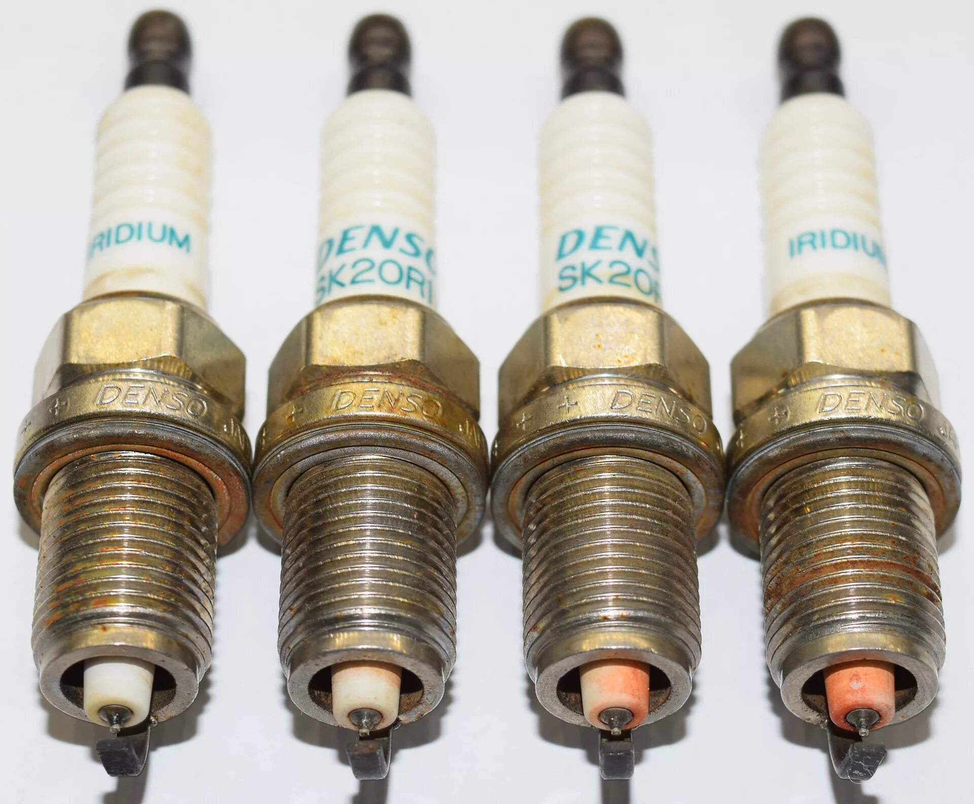 Denso sk20r11. Sk20r11 Denso. Denso sk20r11 свеча. Свеча зажигания sk20r11 Denso (3297). Свечи Denso sk20r11 Iridium Применяемость.