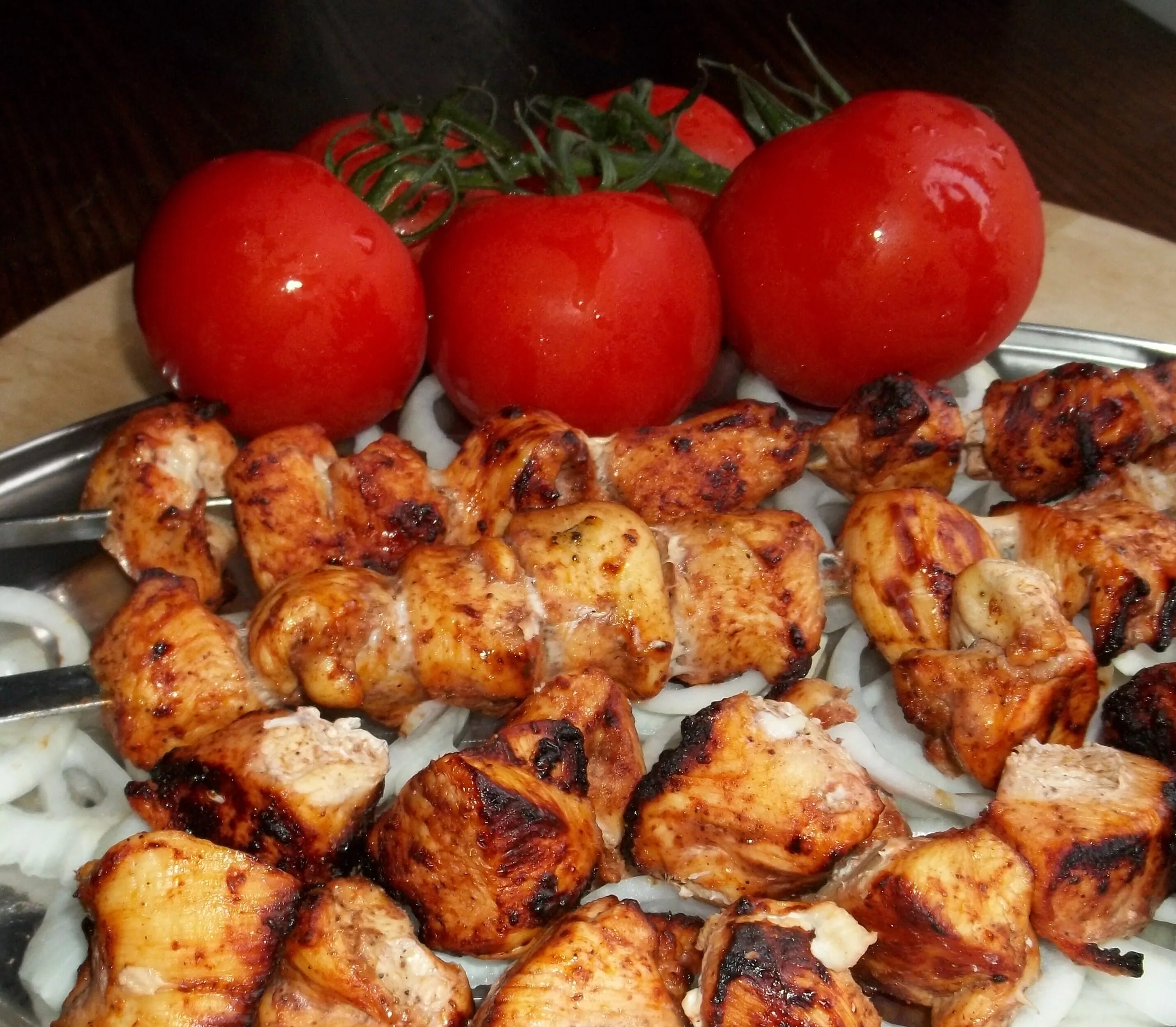 Шашлык из куриного бедра в духовке. Шашлык. шашлык курица. куриные шашлычки. шашлык из куриного филе.