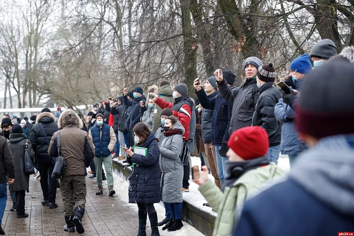 Несанкционированный митинг. Митинг Псков. Протесты в Пскове 2021. Несанкционированные митинги картинки. Несанкционированный митинг в москве