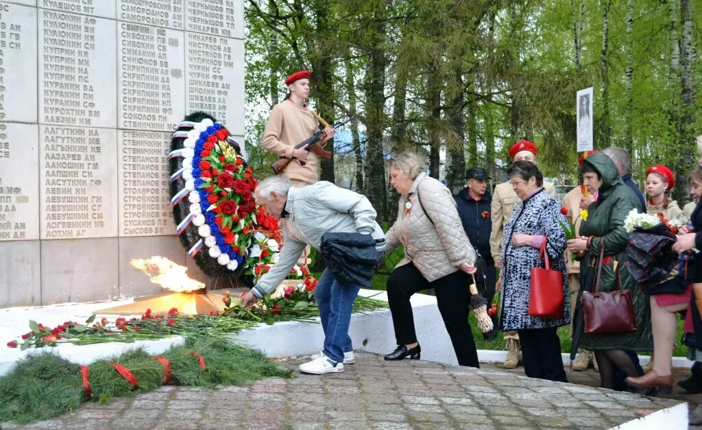 Погода на неделю путятино рязанской. Путятинская администрация Рязанской области. Село Путятино Рязанской области. Типичное Путятино Рязанской области. Сквер в с.Путятино.