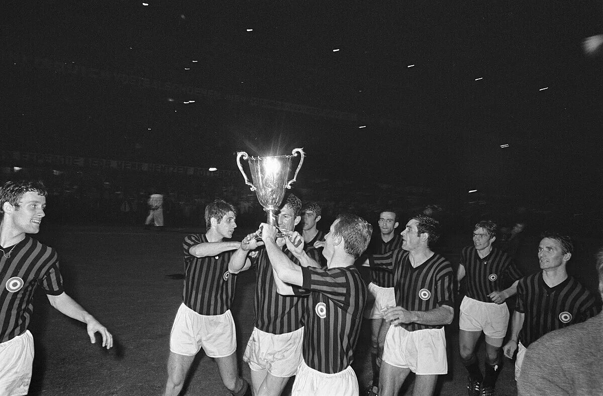 Кубок кубков история. Man city 1969. Лига европы 1971-1972 финал. Кубок кубков история. Кубок кубков история.