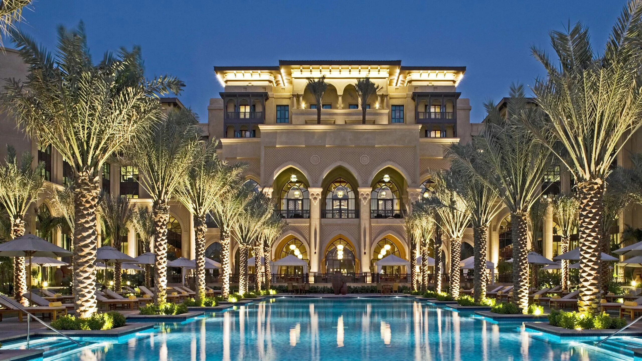 Эксклюзивный отель. Отель Палас Даунтаун Дубай. Эмирейтс Пэлэс Абу-Даби. Дворец шейха в Абу-Даби. Дворцы шейхов в ОАЭ.