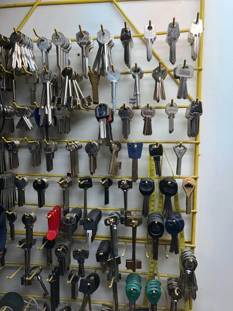 дубликат ключей. изготовление дубликатов автоключей. ключ автомобильный. дубликат ключей. мастерская автоключей.