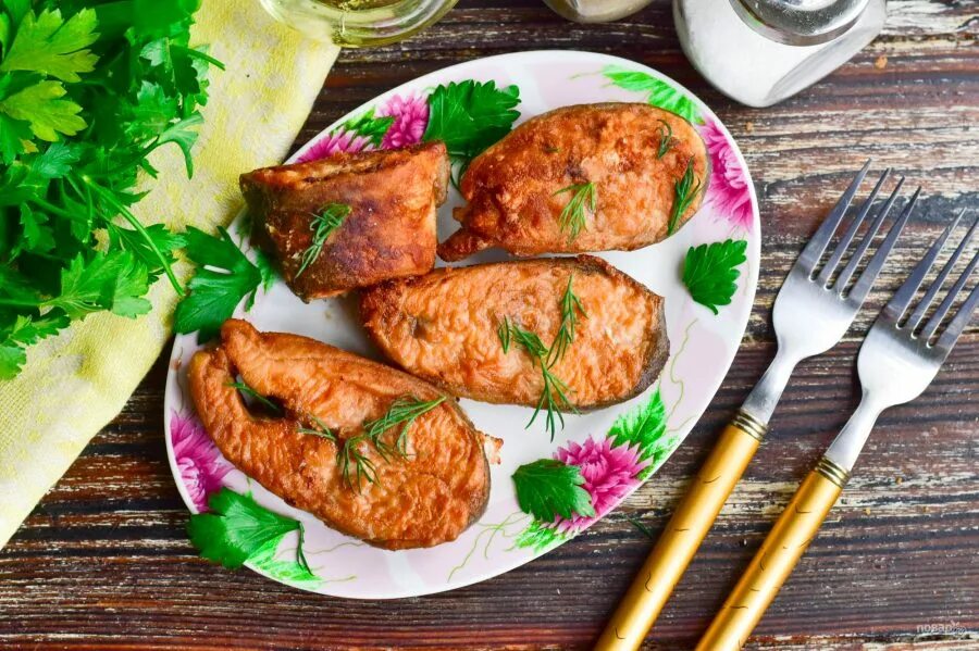 Как вкусно приготовить филе горбуши на сковороде. Горбуша в соевом соусе. филе горбуши на сковороде. горбуша кусочками в соевом соусе. кулинария филегорбуши на сковород.