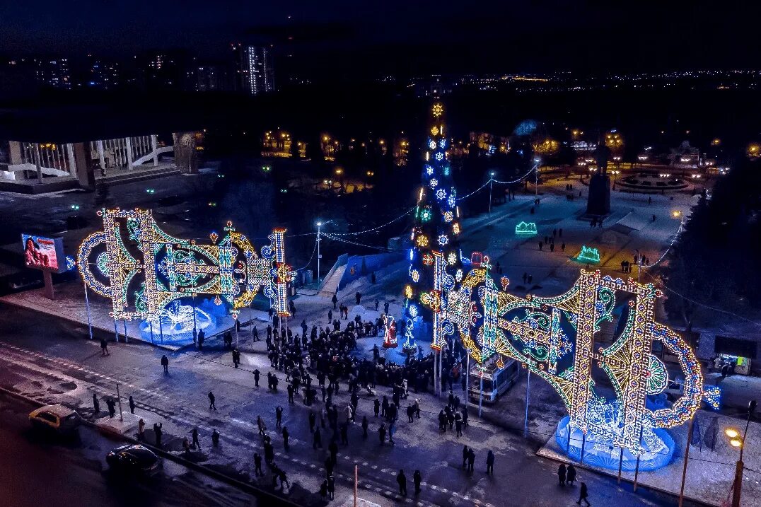 жк на успенской уфа. ледяной городок казань 2022. новогодняя иллюминация челябинск 2022. уфа город зима. новый город уфа.