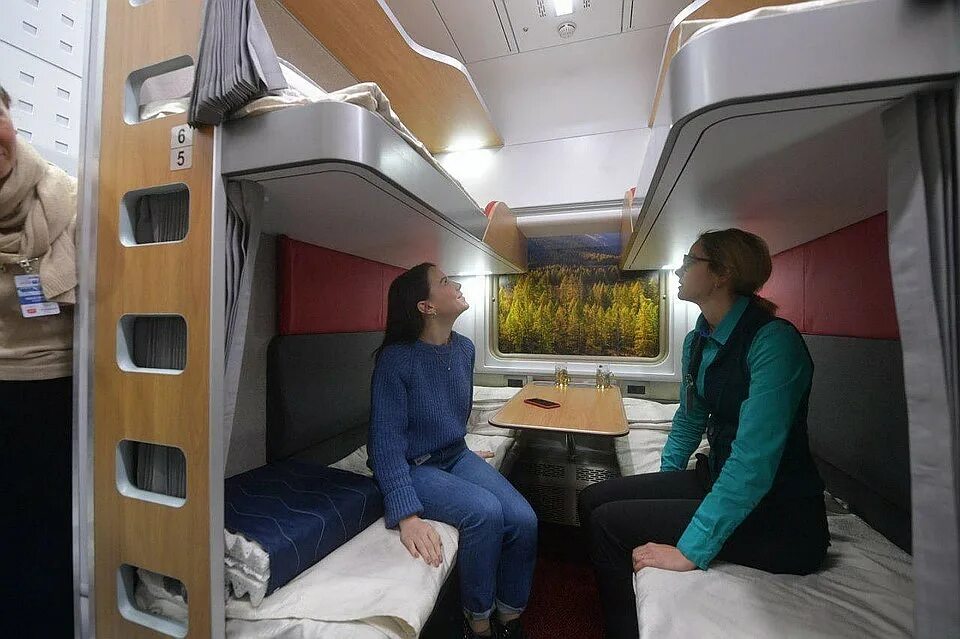 Плацкартный вагон. Почему купе дороже. Поезд золотой орёл транссибирский экспресс. Вагон люкс - гранд империал. Ткс вагоны купе люкс.