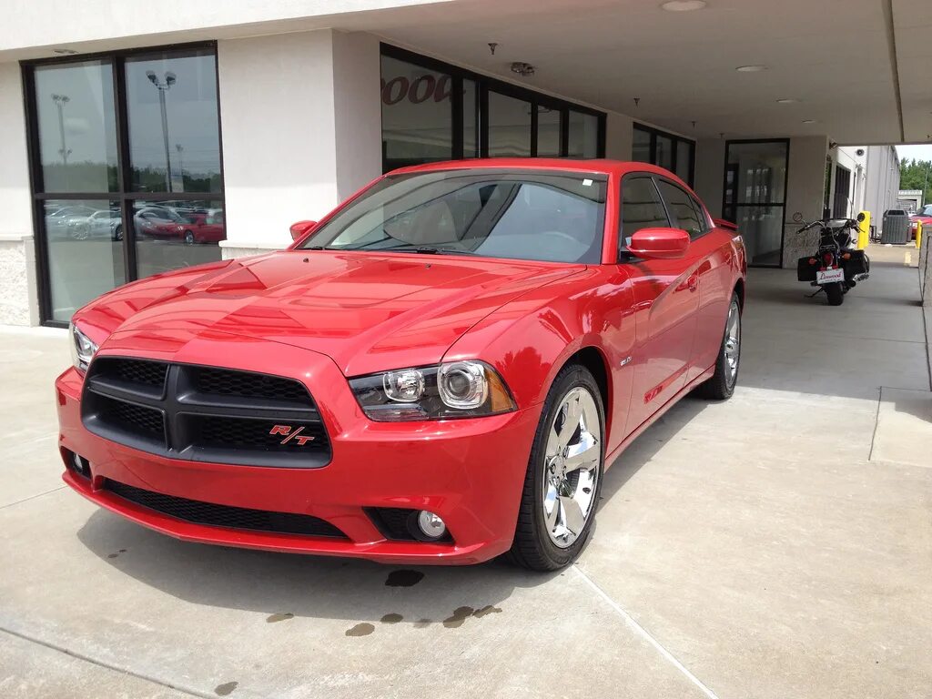 Купить додж в московской области. Додж Чарджер 2003. Dodge Charger 2005. Додж Чарджер RT. Dodge Charger 2012.