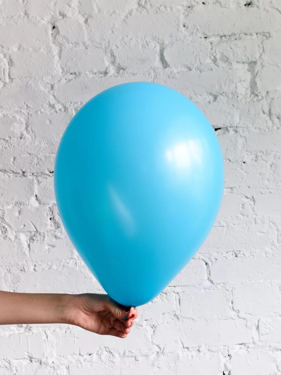 Голубой шарик. Голубой воздушный шарик. Нарик воздушний голубой. Шар латекс голубой.