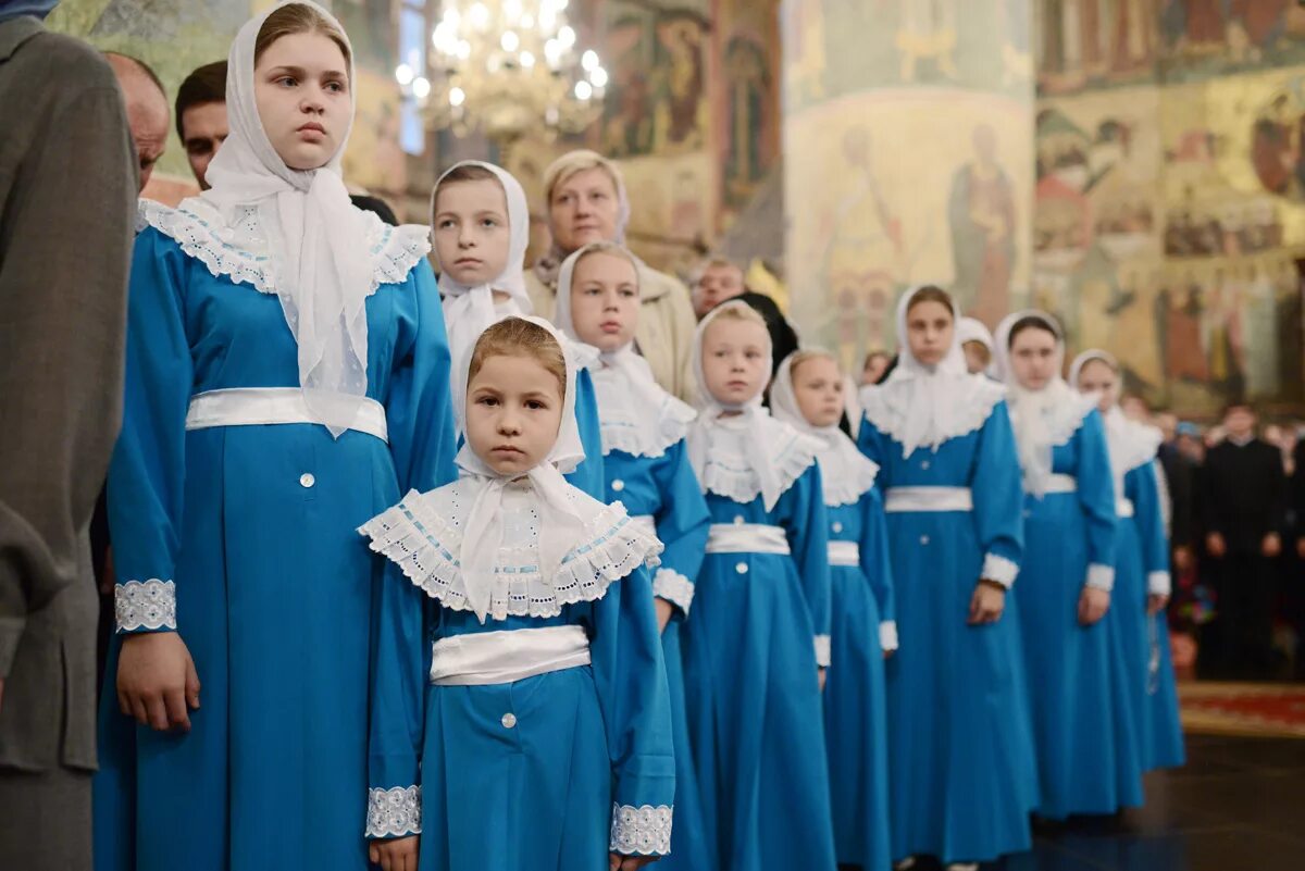 Одежда в Церковь. Одеваться в Церковь. Платье для церкви. Одежда в Церковь для женщины. Можно ли посещать храмы