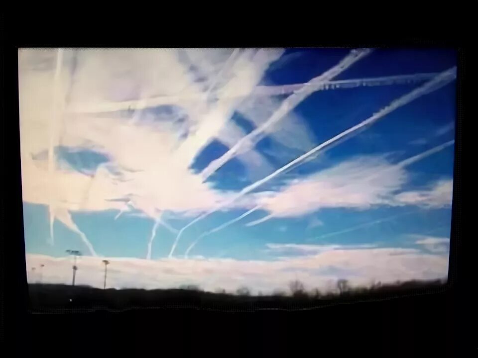 Коста рика химтрейлы. Chemtrails over the country club vinyl. Lana del rey chemtrails over the country club ноты для фортепиано. Химтрейл обложка. Chemtrails over the country club кадры из клипа.