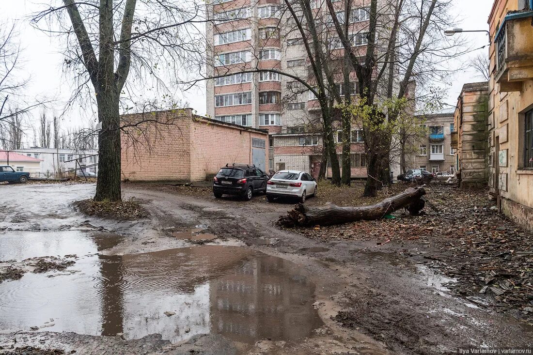 Типичный рабочий. Воронеж район Машмет. Старый Машмет Воронеж. Воронеж трущобы Варламов. Воронеж плохие районы.