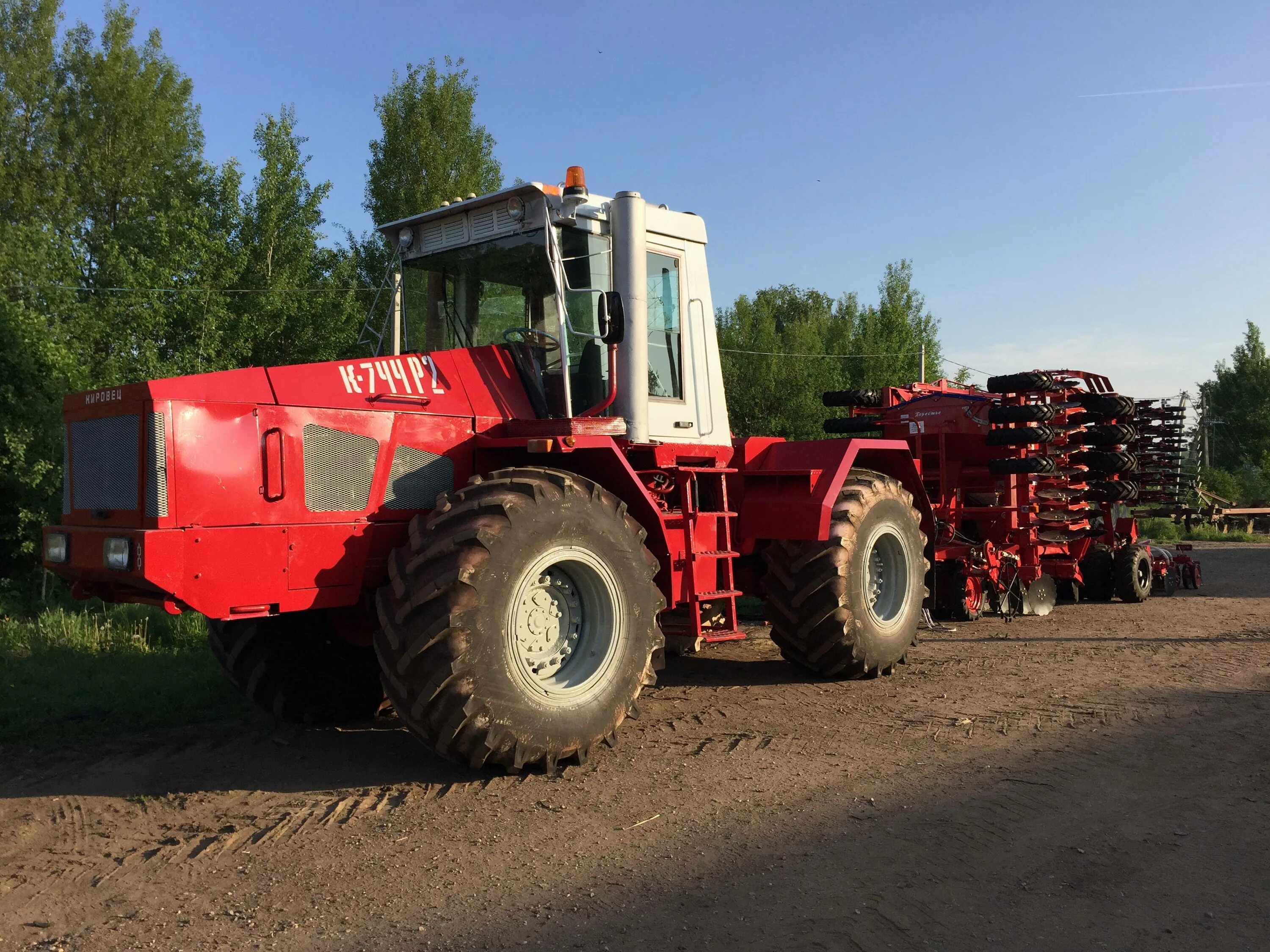 Трактор кировец к 744. Новый трактор кировец к744. трактор кировец к-744р2. кировец к 744 р2.