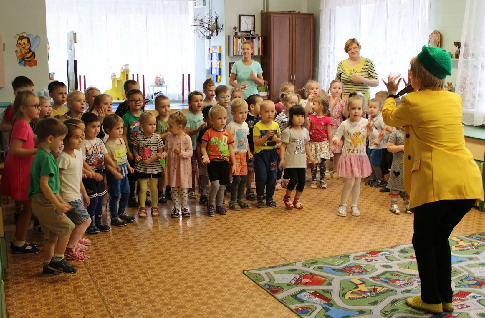 Жук светляк. Детский сад светлячок реутов 6а. Праздник 28 октября праздник. Светлячок картинка на прозрачном фоне. Светлячок 9.