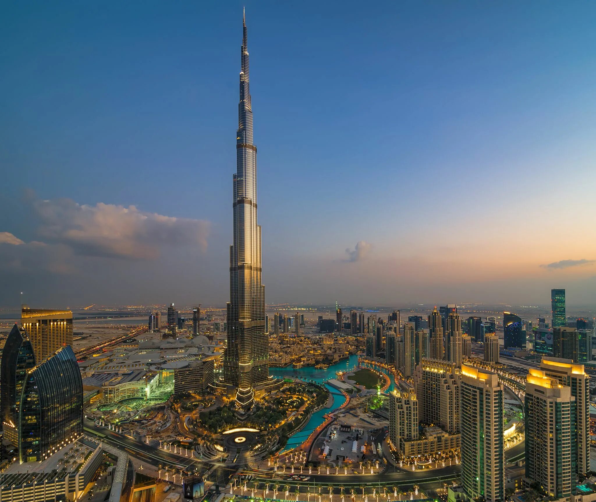 Про бурдж халифа. Бурдж-Халифа Дубай. Башня Бурдж Халифа в Дубае. Аль Халифа небоскреб. Дубай Бурдж Калиф.
