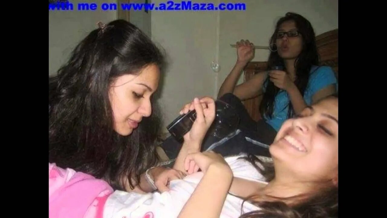 Пакистанские девушки частные фото. Pakistani girls videos. Садия имам пакистанская актриса фото. Pakistani girls videos. Pakistan girl name.