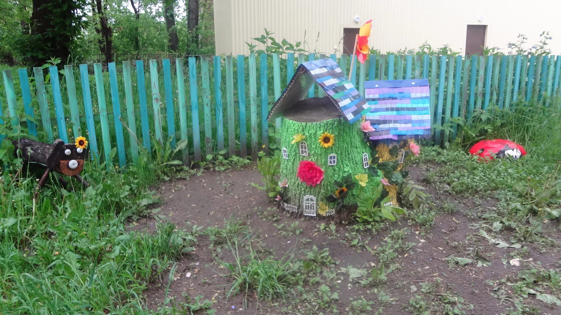 Летний участок в детском саду. Украшение площадки в детском саду. Украшение площадки в детском саду. 18 участок детский. Украсить участок в детском саду.