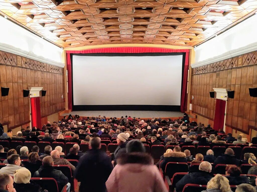 кинотеатр горняк магадан афиша. горняк сеансы. кинотеатр горняк кумертау. 1948 кинотеатр горняк. горняк черемхово киноафиша.