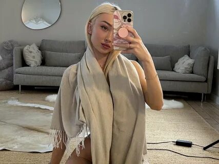 Frances Bentley: It’s a picture perfect glow on Woman Crush Wednesday - Adult Th