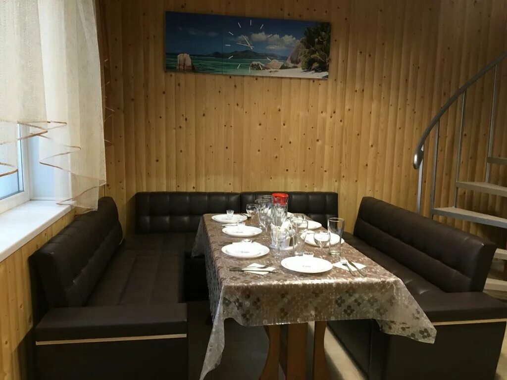 Гостиница женева семикаракорск. Кафе усадьба юзефова семикаракорск. Уткино семикаракорск. Банкетный зал женева. Семикаракорск ресторан усадьба юзефова.