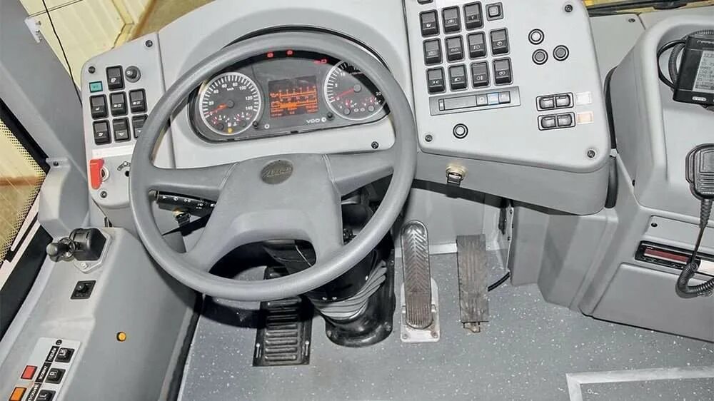 Приборная панель лиаз 677. Лиаз 6213. Лиаз 4292 кабина. Приборная панель лиаз. Лиаз 6213 кабина.