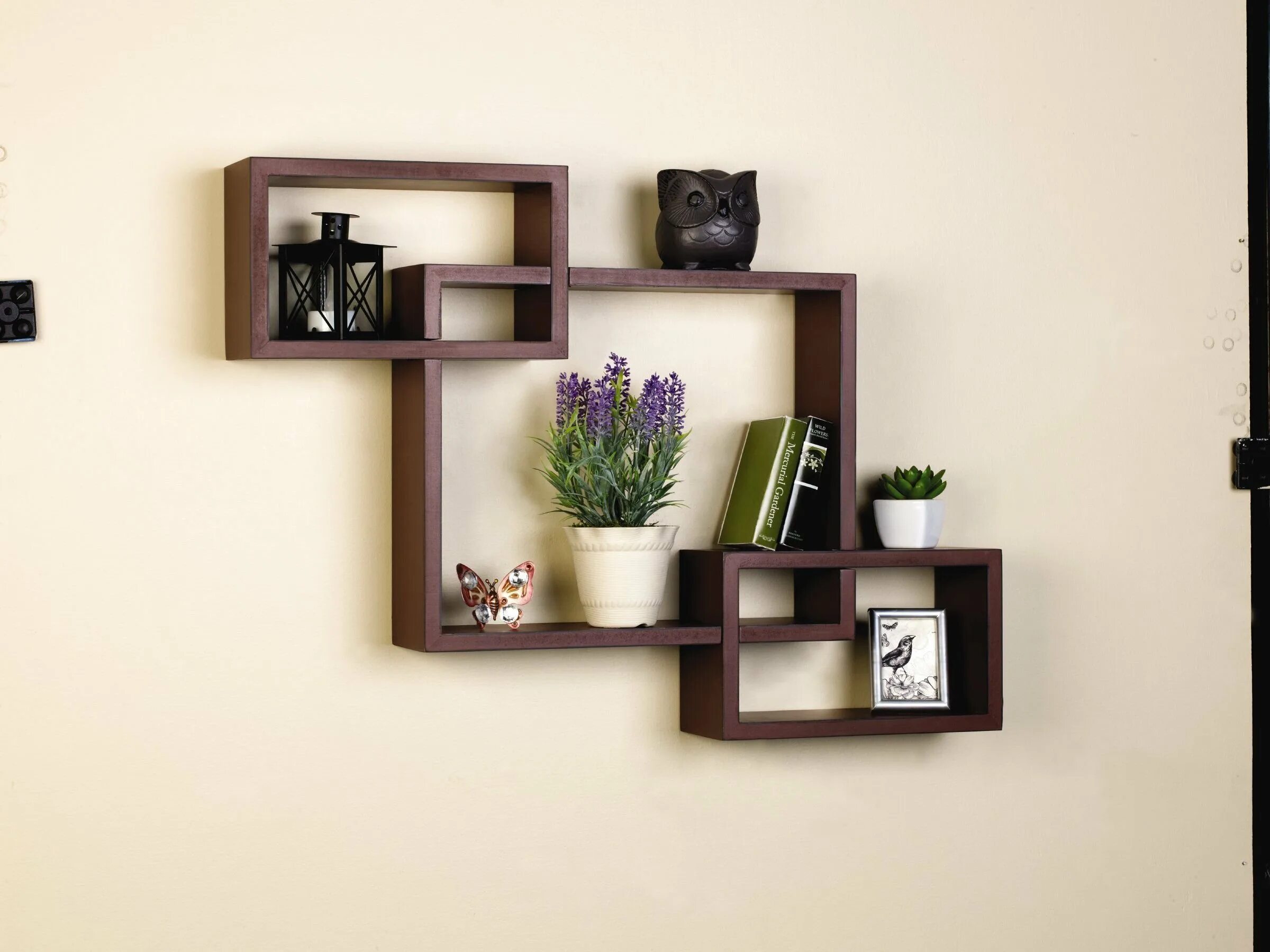 Декоративная полка купить. Полка "Wall Shelf-s (bas WL-001)" белая. Полки на стену. Красивые полочки на стену. Настенные полки в интерьере.