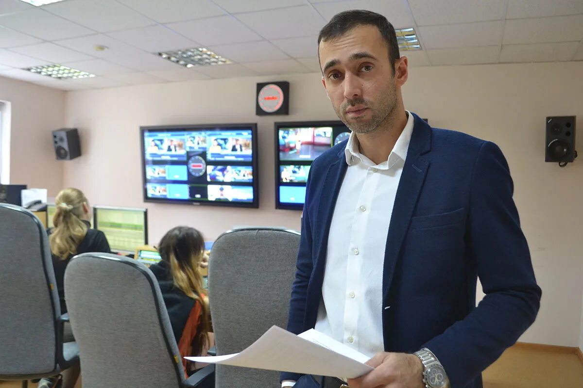 Первый канал по тюменскому времени. Заур Бабаев. Заур Бабаев Нальчик генеральный директор зеленого рынка.