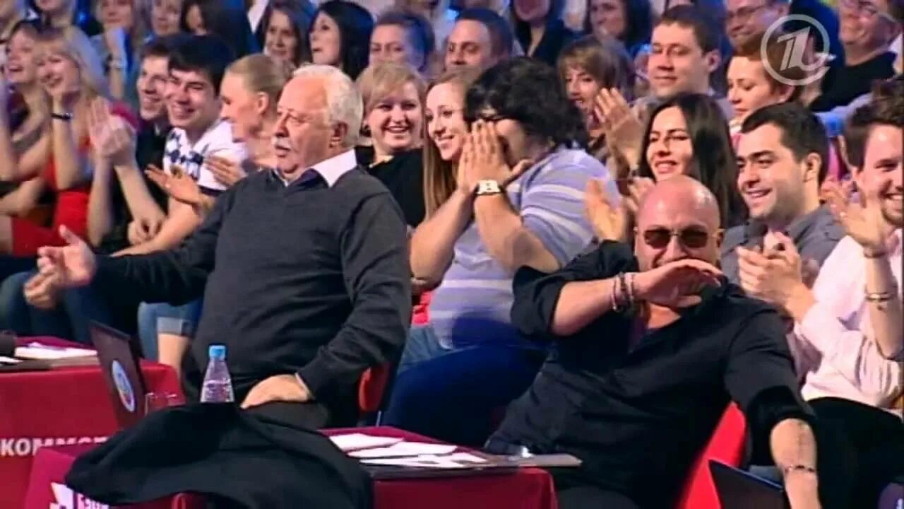 Сборная пятигорска квн мелик-гусейнов. Кулясов камызяки. Камызяки песня про мэра. Камызяки нтн. Фуад курбанов камызяки.