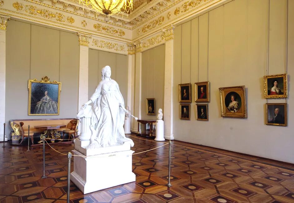 Город пушкин царское село екатерининский дворец. Петродворец большой дворец. Дворцово парковый ансамбль петергофа растрелли. Зимний дворец растрелли. Петергоф (дворцово-парковый ансамбль).