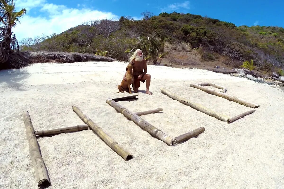 Человек на необитаемом острове называется. Робинзон крузо на необитаемом острове. Фото робинзона крузо на острове. Изгой фильм 2000 уилсон. Человек на необитаемом острове называется.