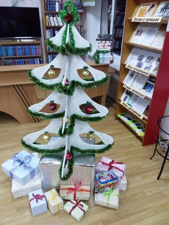 Креативная елка. Креативная елка конкурс тула. Конкурс креативных елок уличных. Конкурс новогодняя елочка. Необычный новогодний наряд.