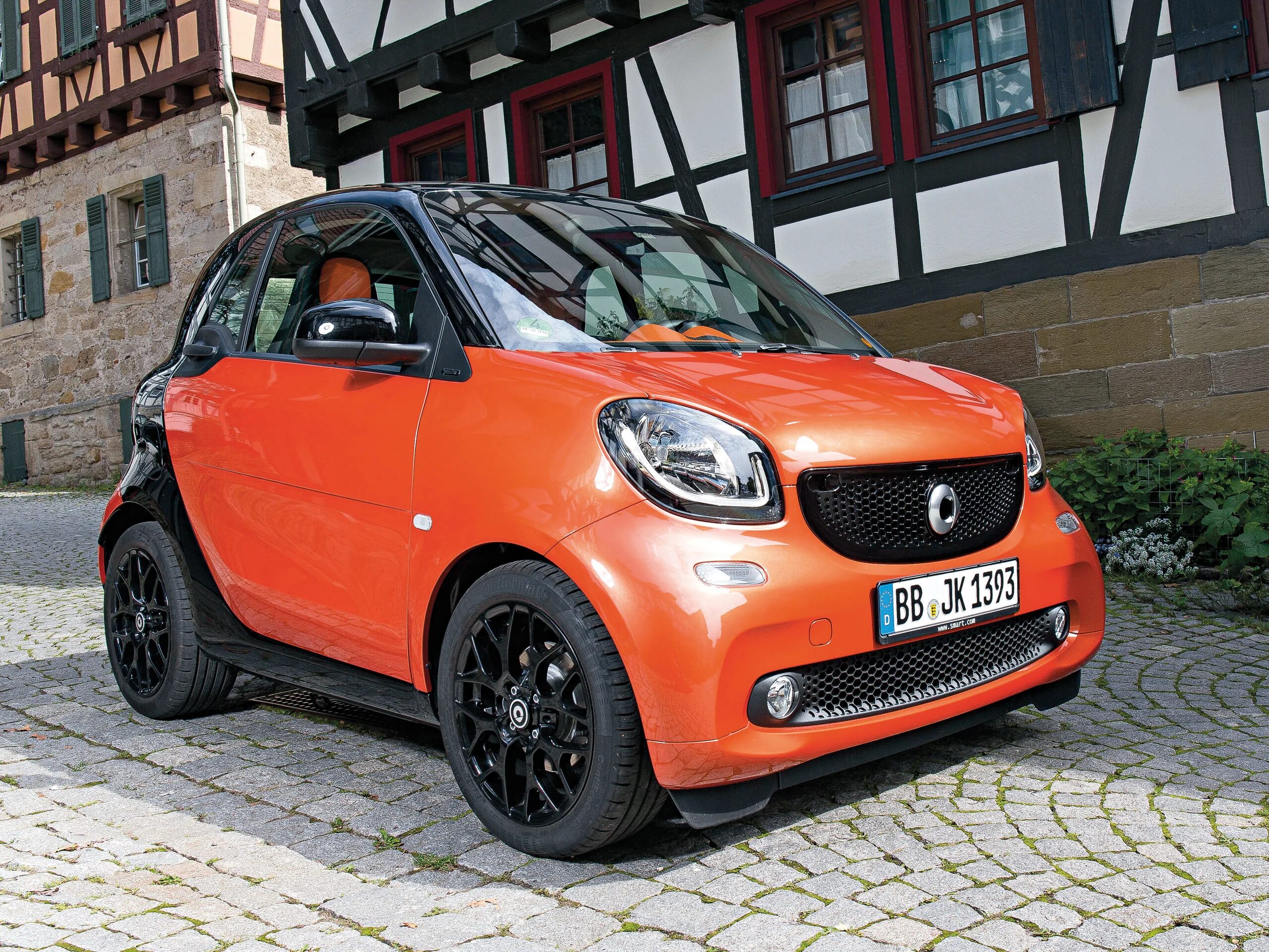 Smart Fortwo 2014. Smart EQ Fortwo 2007. Smart Fortwo 209. Smart Fortwo Brabus оранжевый.