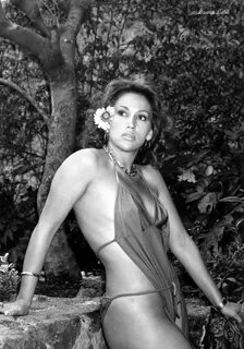 Laura Leon, vedette y cantante del cine Mexicano 1970s- 1980s La tesorito L...