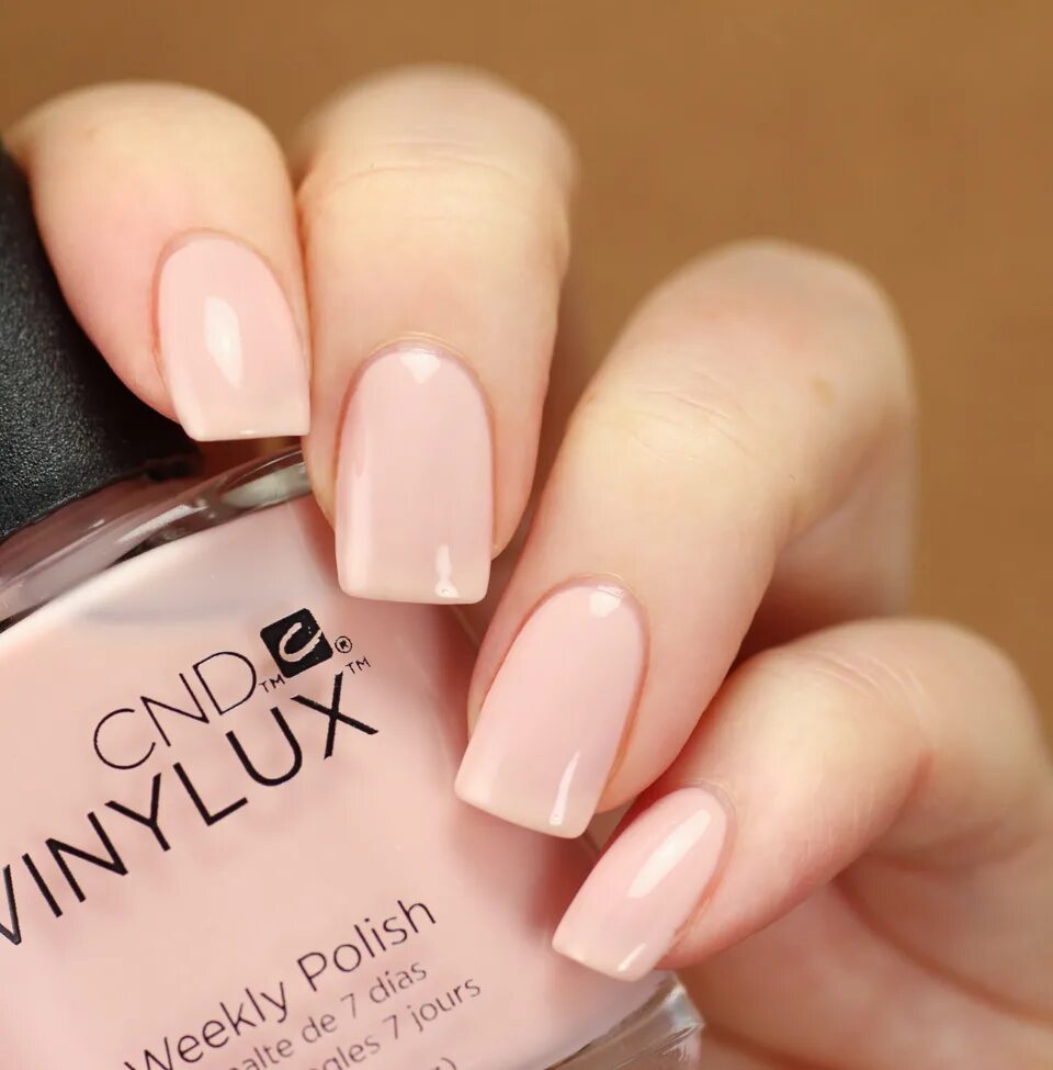 Покрытие ногтей отзывы. Палитра CND Vinylux 142. Vinylux 132. Винилюкс 267. Лак для ногтей CND Vinylux.