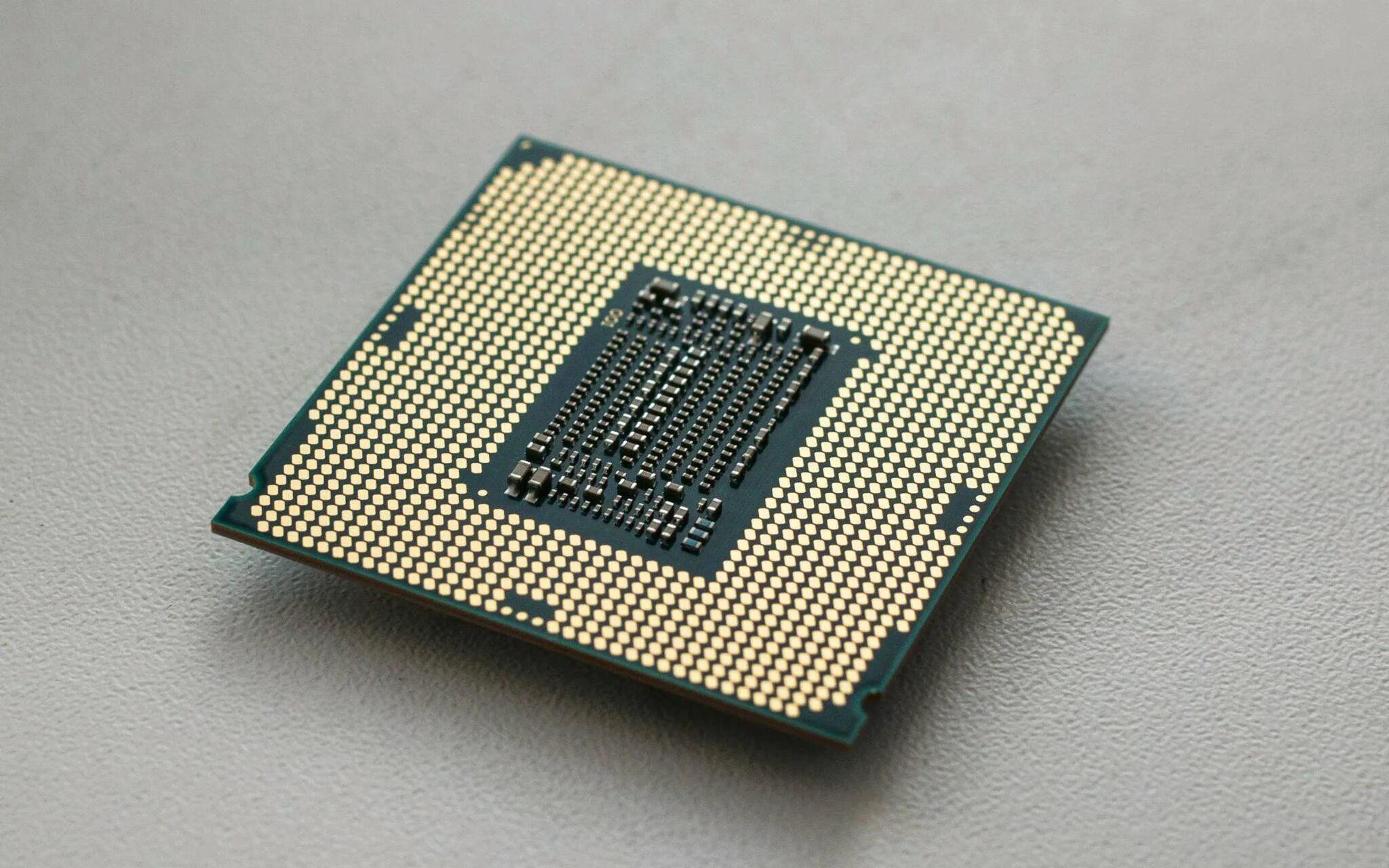 Core i3 8400. Lga1567. системник изнутри. внутренний процессор. внутренности процессора.