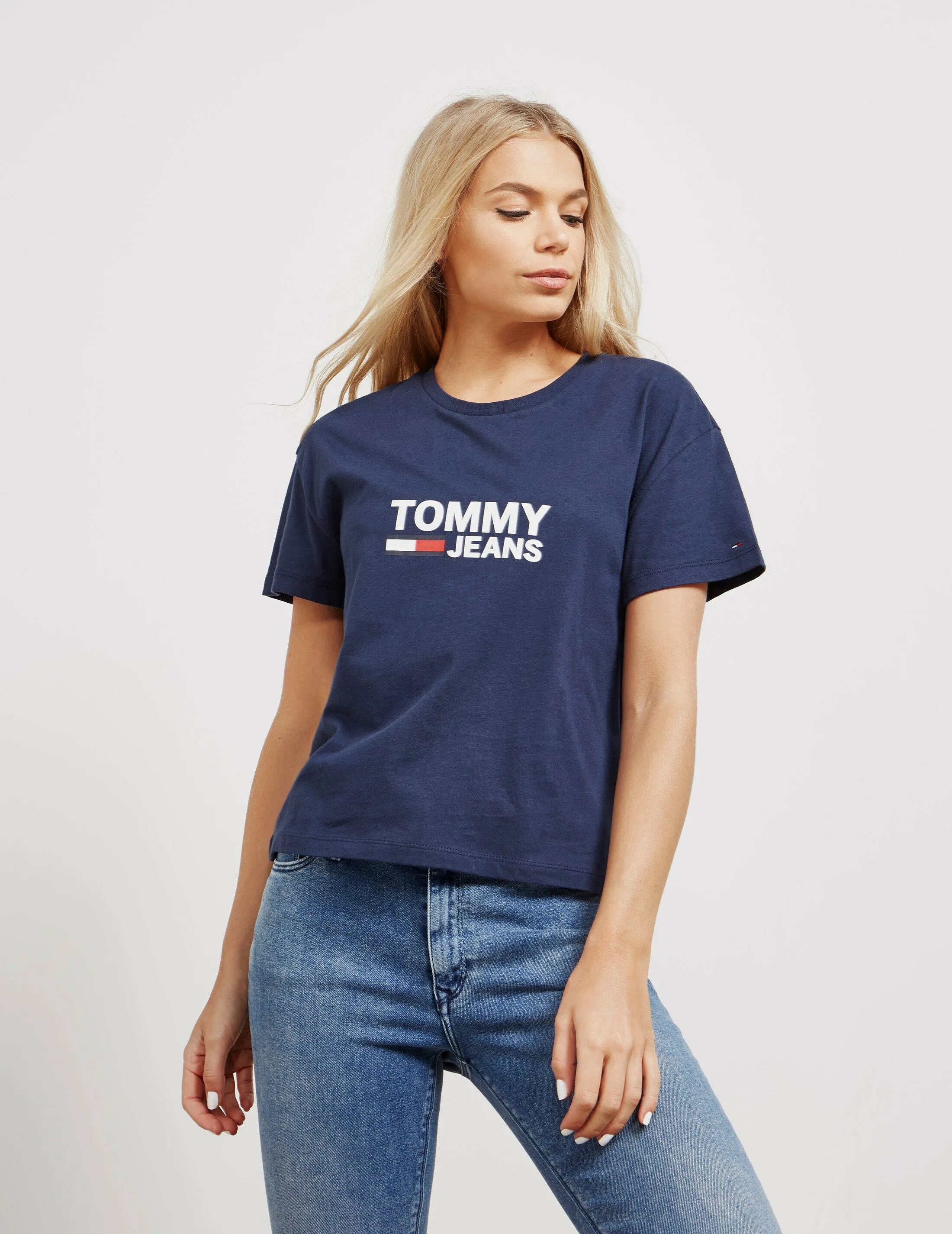 T me navy drops. Tommy Hilfiger Blue women t Shirt. Tommy Hilfiger White t Shirt. Tommy Hilfiger футболка женская голубая. Футболка Tommy Jeans женская.