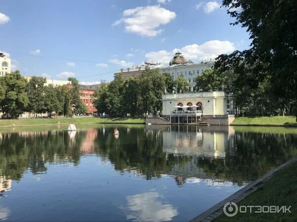 Сквер патриаршие пруды. Сквер патриаршие пруды. Парк патриаршие пруды летом. Патриаршие пруды 2023. Сквер патриаршие пруды.